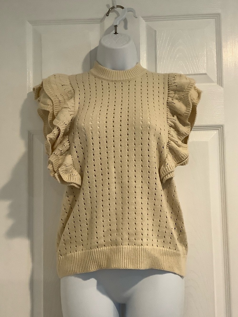 WHO WHAT WEAR Cream Neutral Capsule Ruffle Sleeveless Reverse Cardigan Sweater S